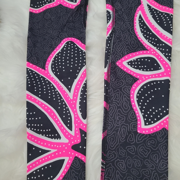 Victoria's secret limited edition leggings XS - Picture 4 of 10